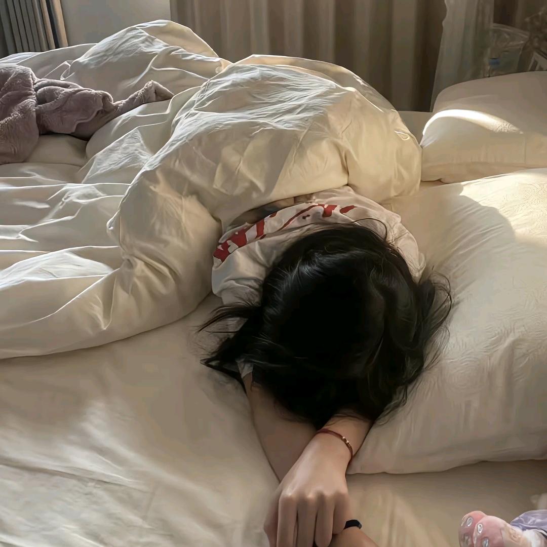 被帅哥追了八条街