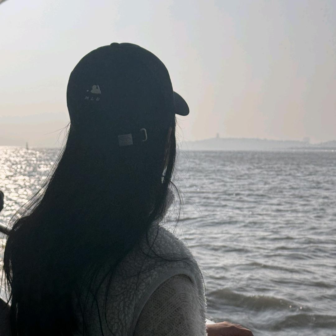 Lucky爱喝哇哈哈