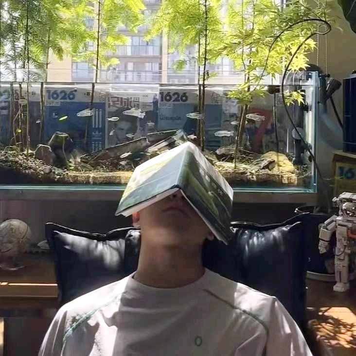 一米大的八个📸