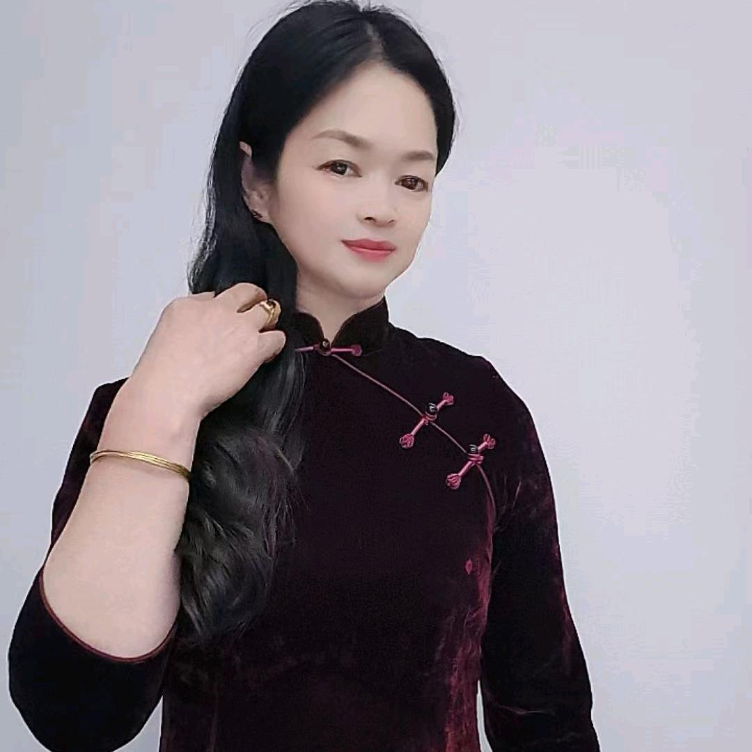 芬  芳