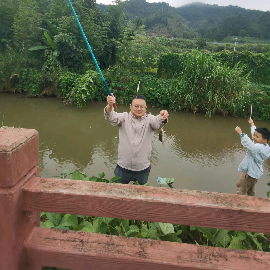 大胖哥与小胖哥