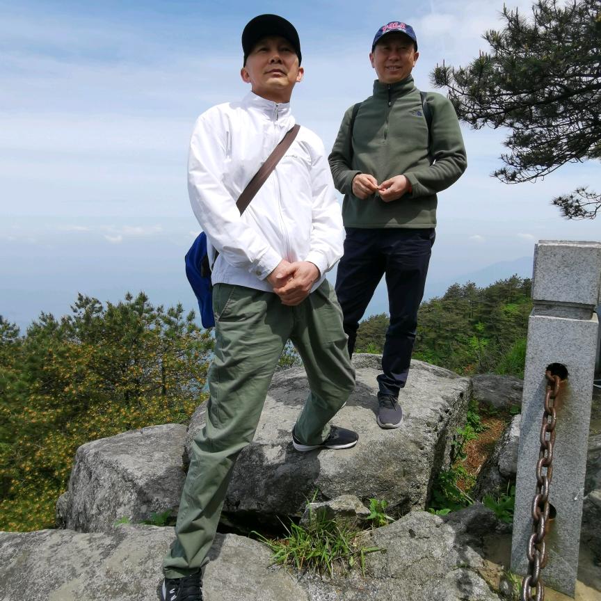 亮高歌呀