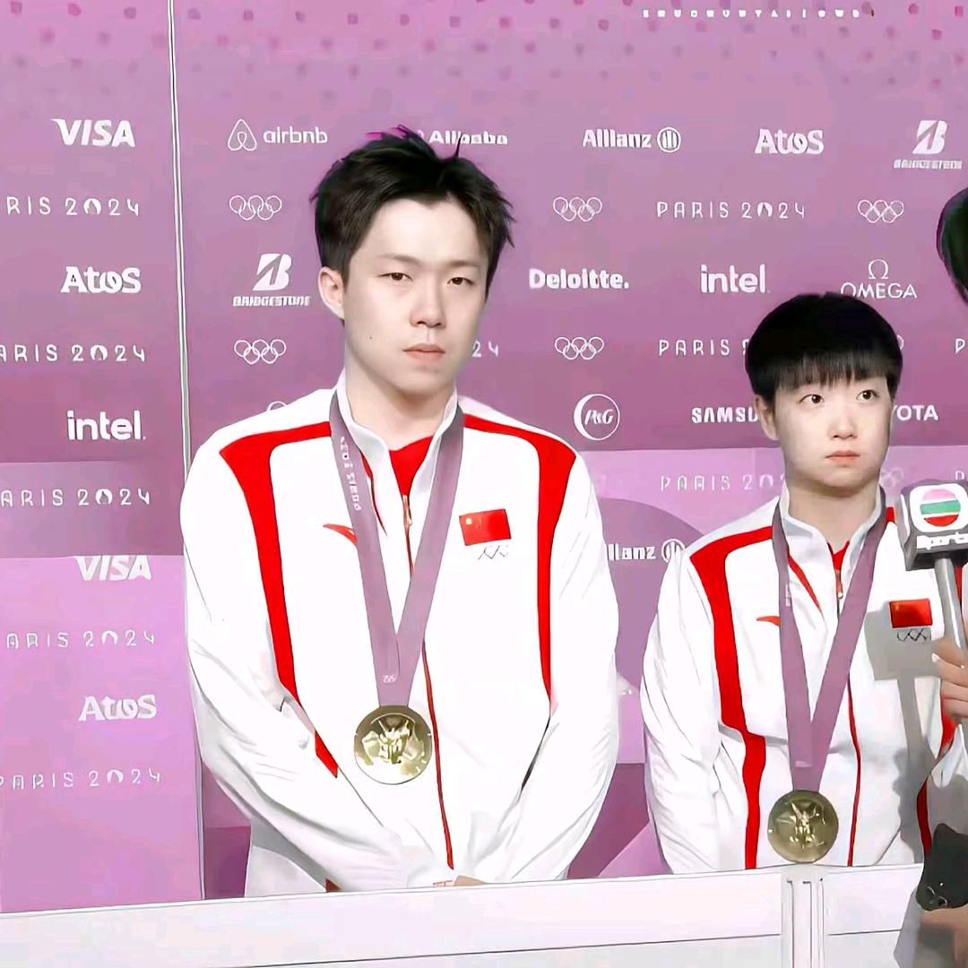 你是问楚钦还是问莎莎.🍟