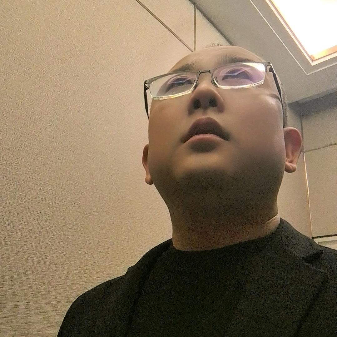 搞电梯的大叔