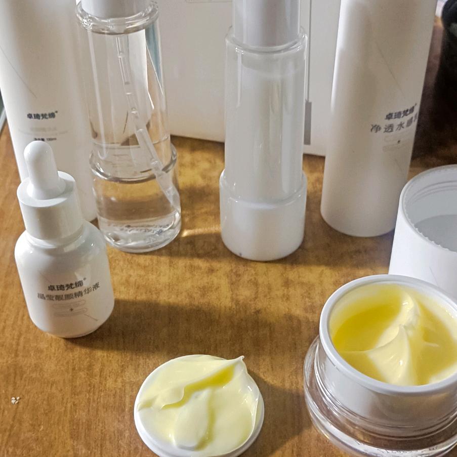 小贾卓琦梵缔调理霜