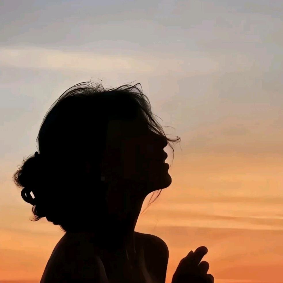 单妃柏创意服饰