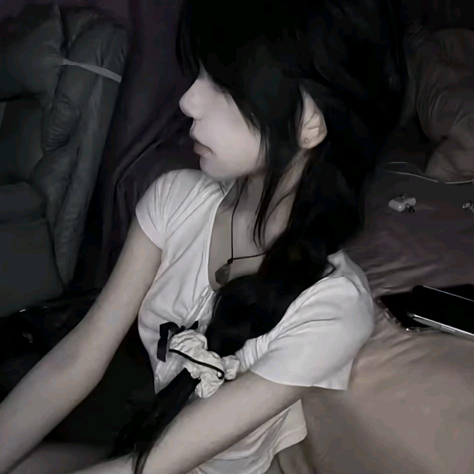 怜彤悲泪