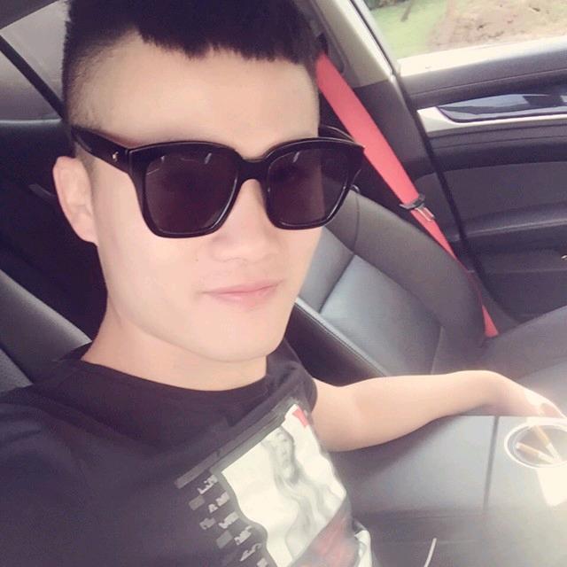 阿亮