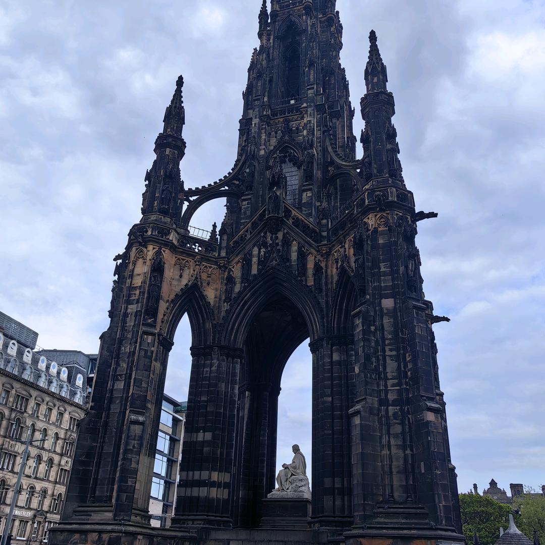 站在桥上看风景