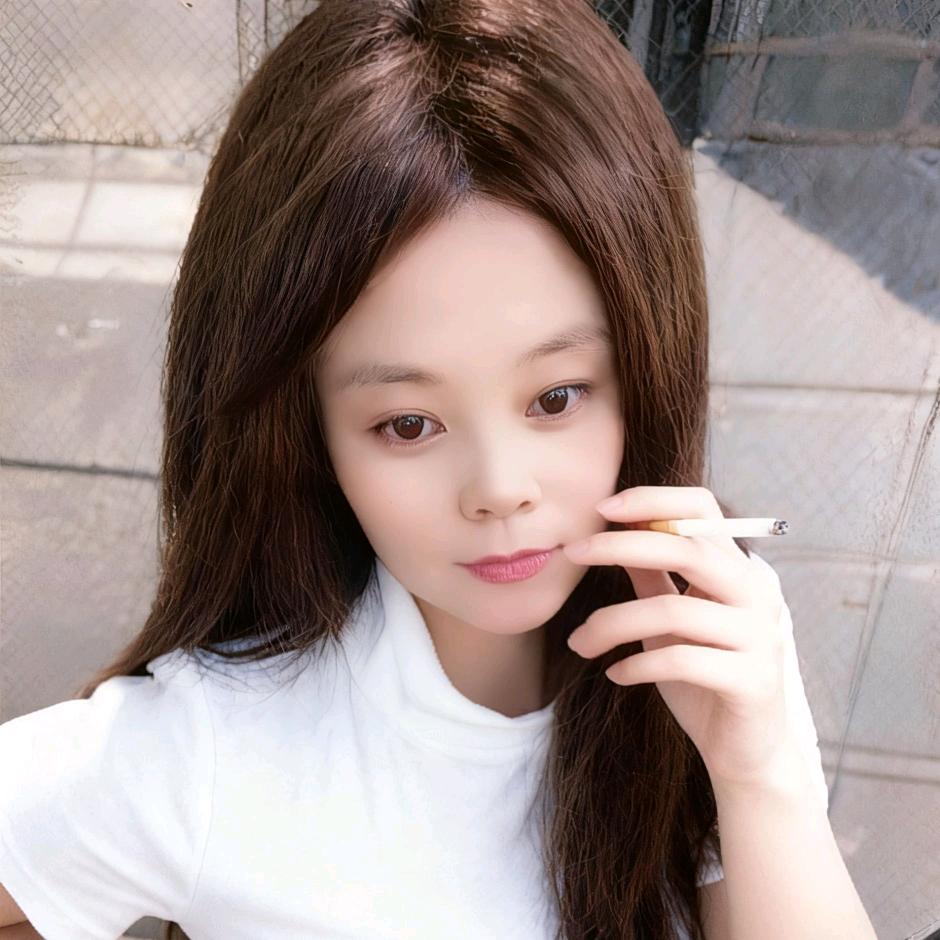 超乖的小财迷👧🏻✨：）