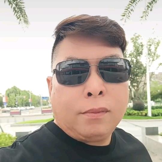 单身梁哥