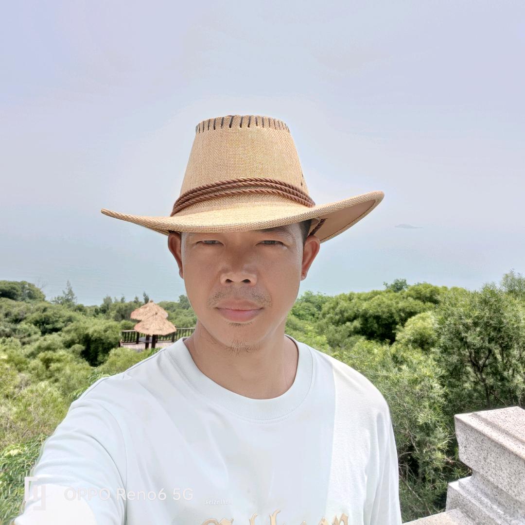 喜欢户外的小魏