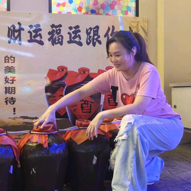 淡然一笑