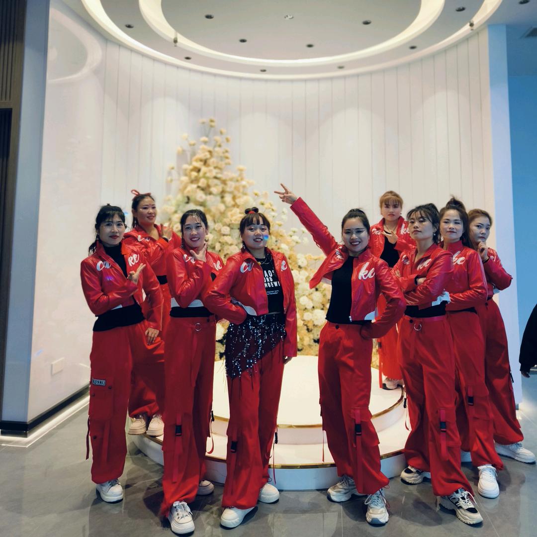 欢乐鼓舞团（招人）