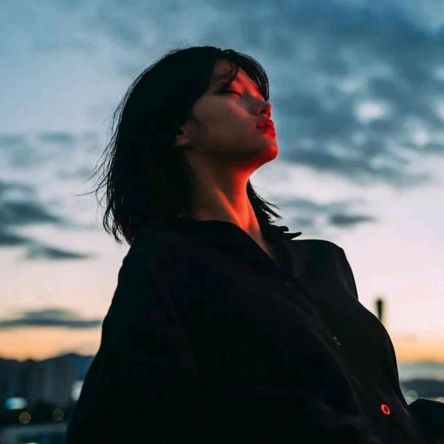 叹云听曲