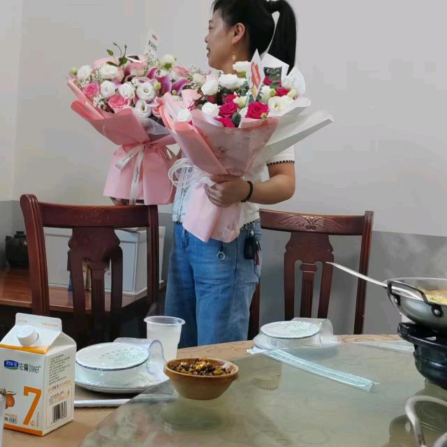 王芳