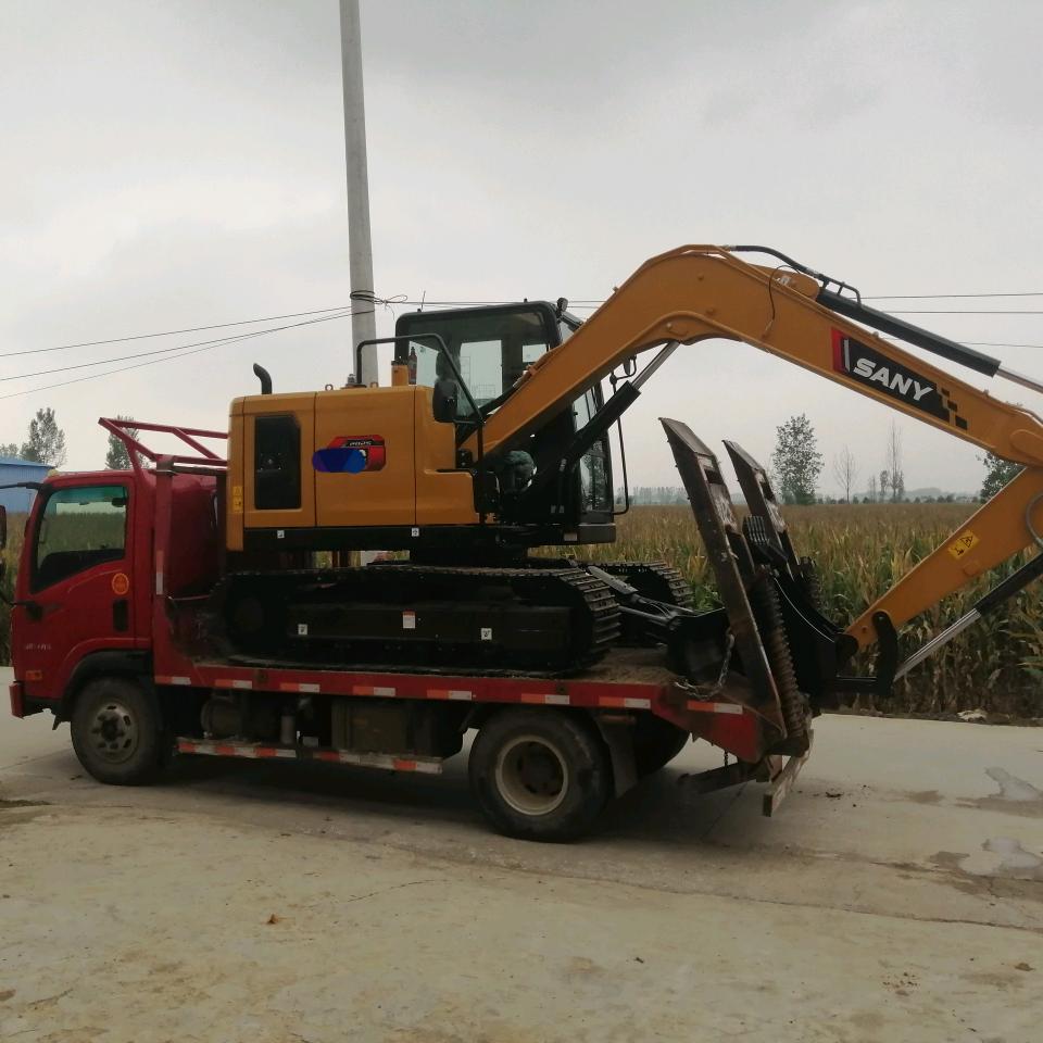 邓州学开挖机的小嫂子