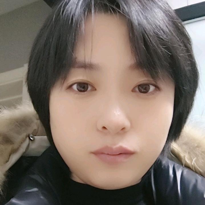 吃饭不张扬女士