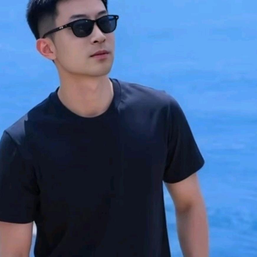 利川鸿杰装饰！