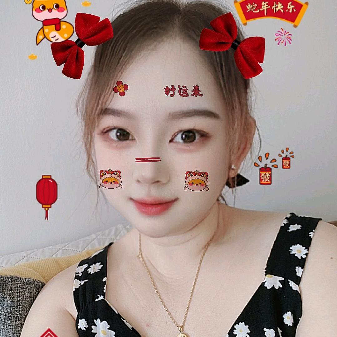 两个小妮子