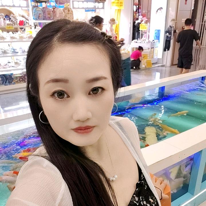 李很丑