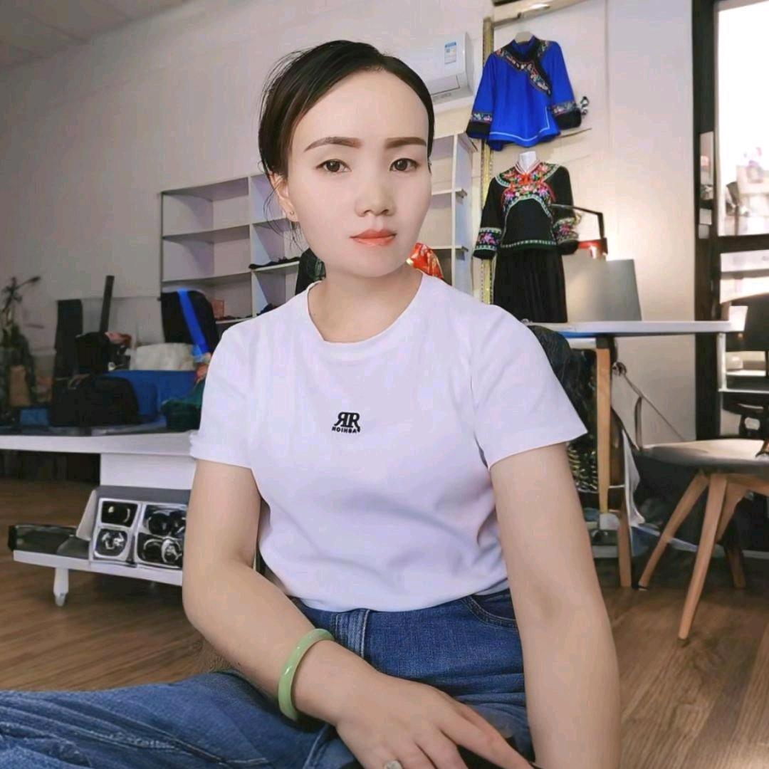 靓装少数民族服饰