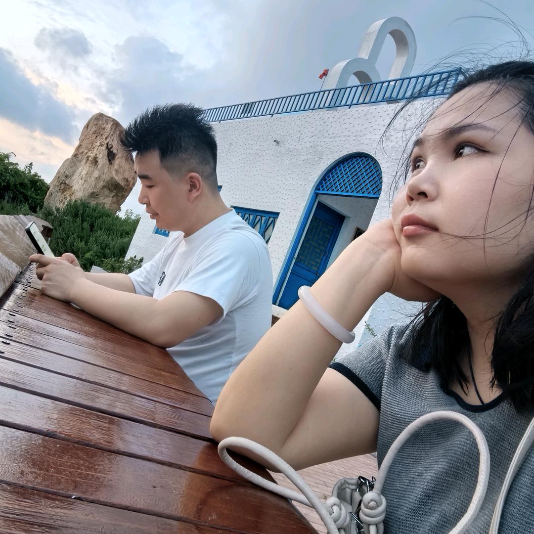 小富婆张小小
