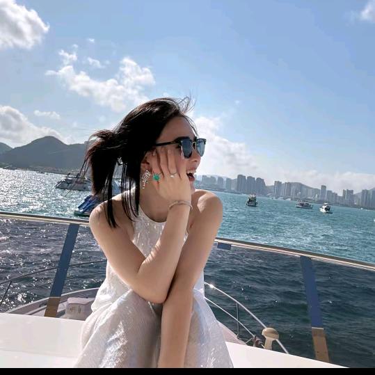 袁艺灵服饰返场
