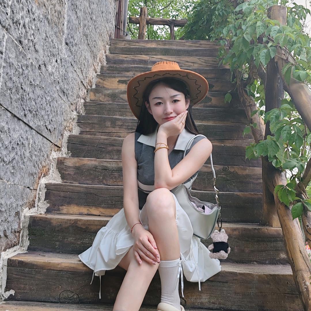 不如早点睡觉🧸