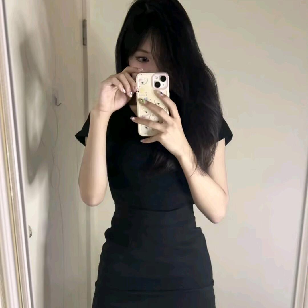 小何