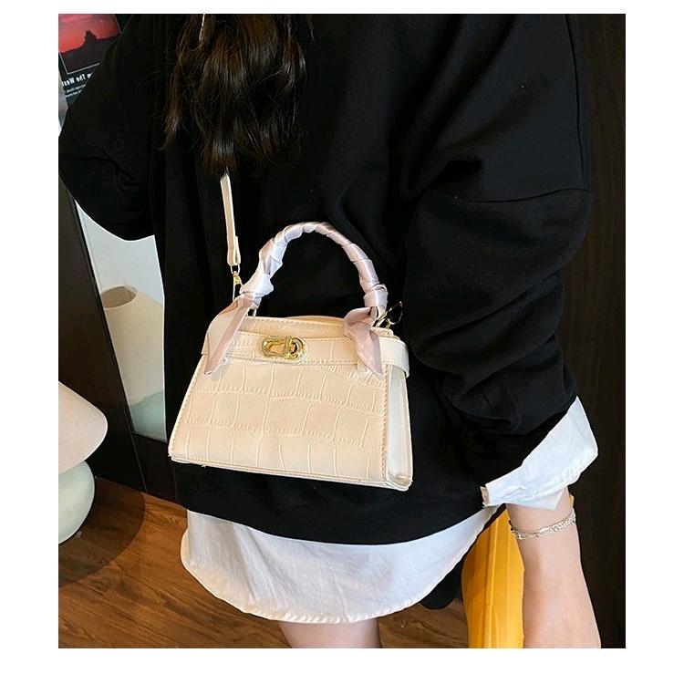 高首箱包优品店