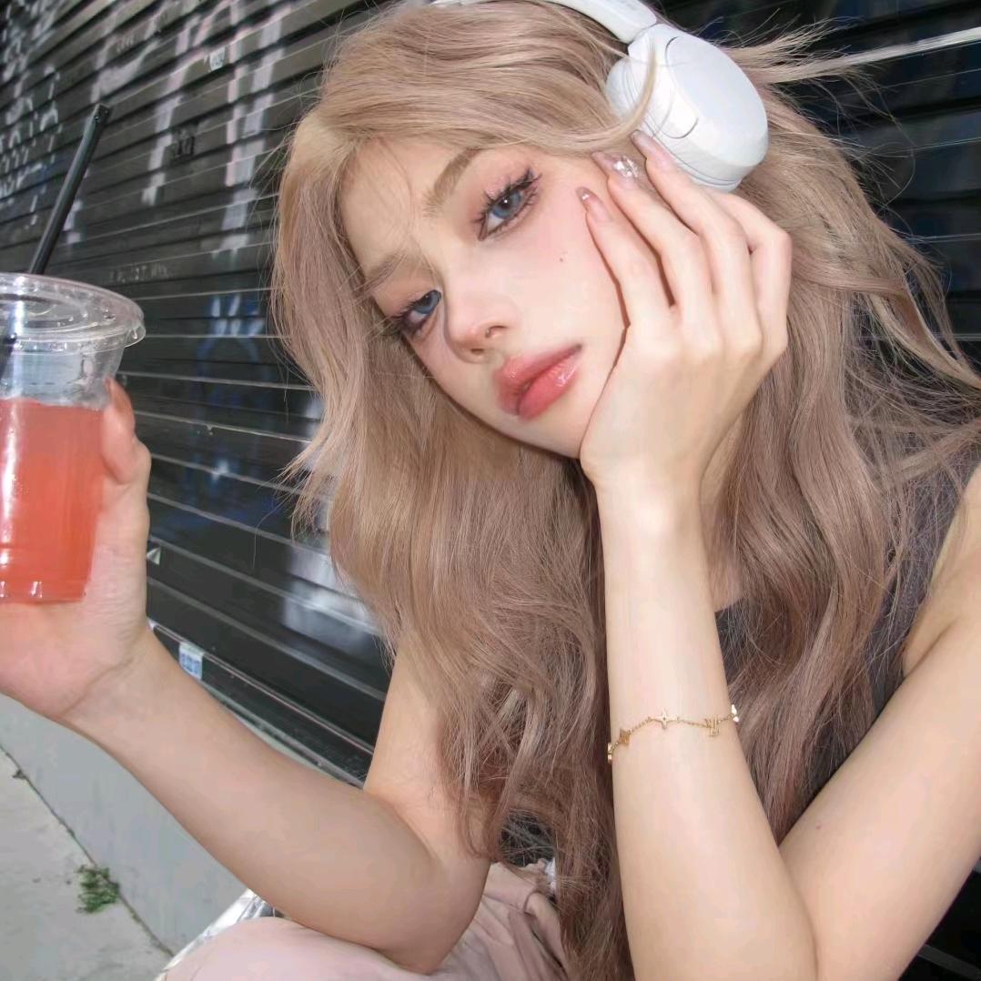 Aurora🧸头像