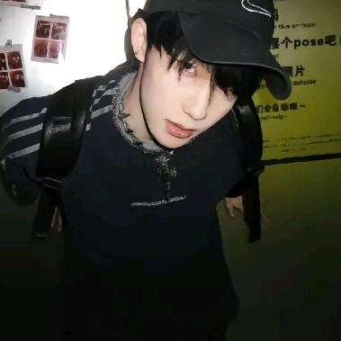 我是倒霉蛋QwQ🅴