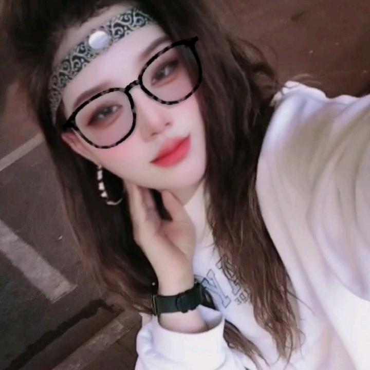 @周慧