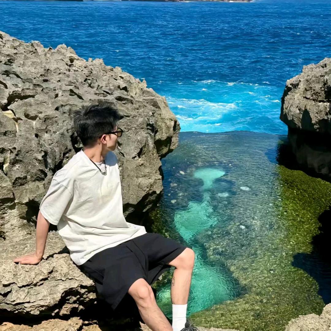 张汉卿.