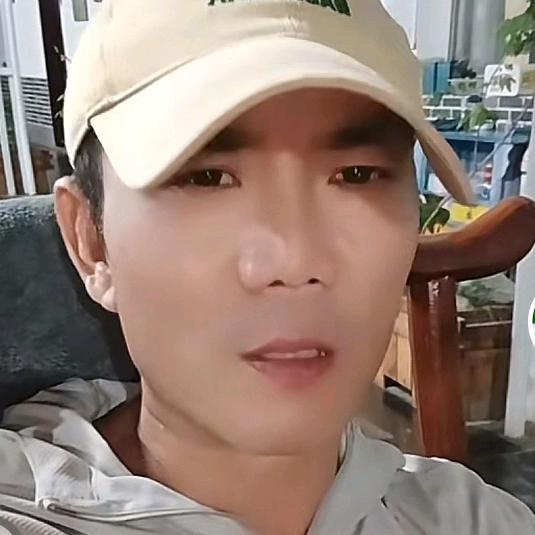 @屋脊山民宿黄正东