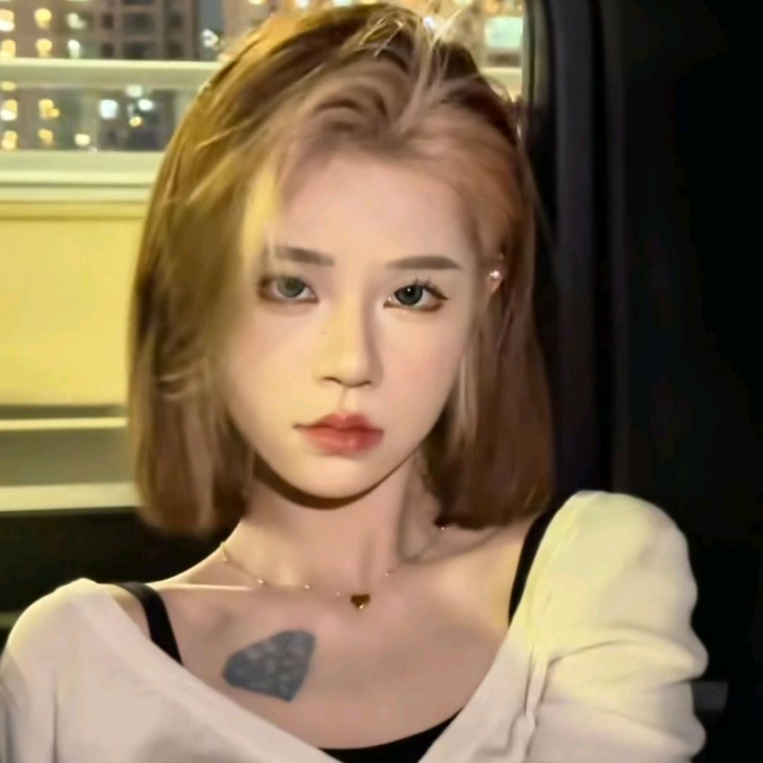 桌底粘的口香糖