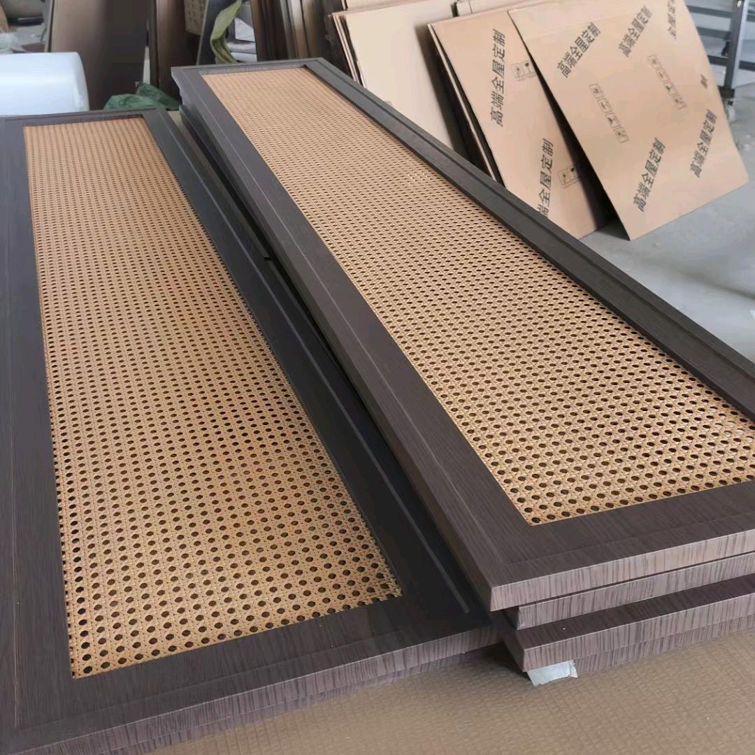 临沂模压门厂家，吸塑门