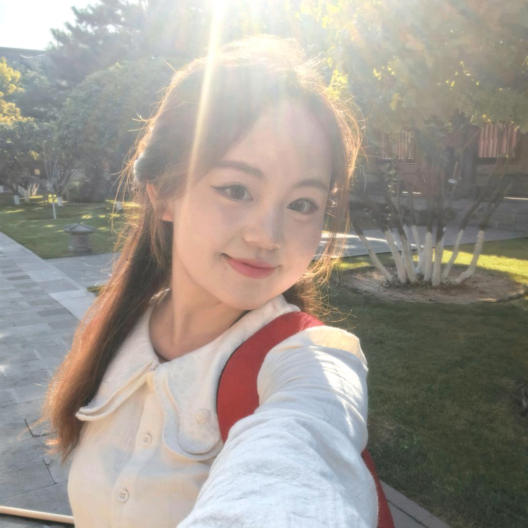 秦绾.