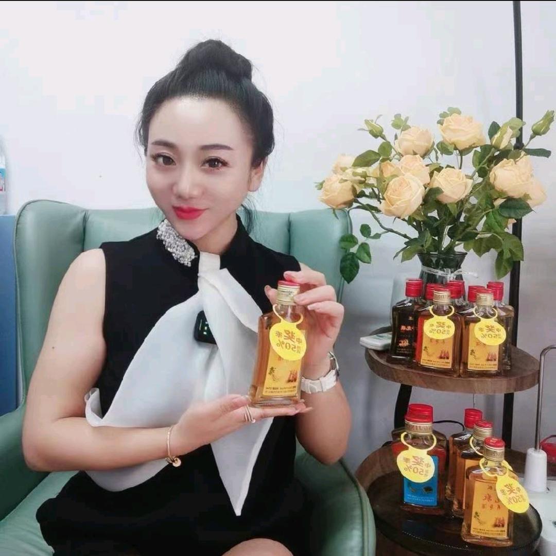 郑盈（龙敬酒主理人）