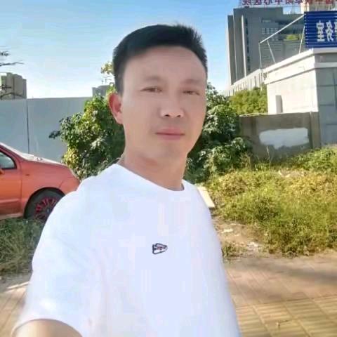 @伟