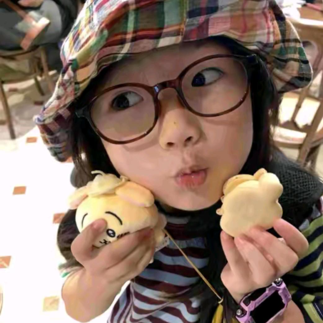 一个小李子
