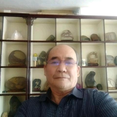 周绍文:呢称:玩石翁