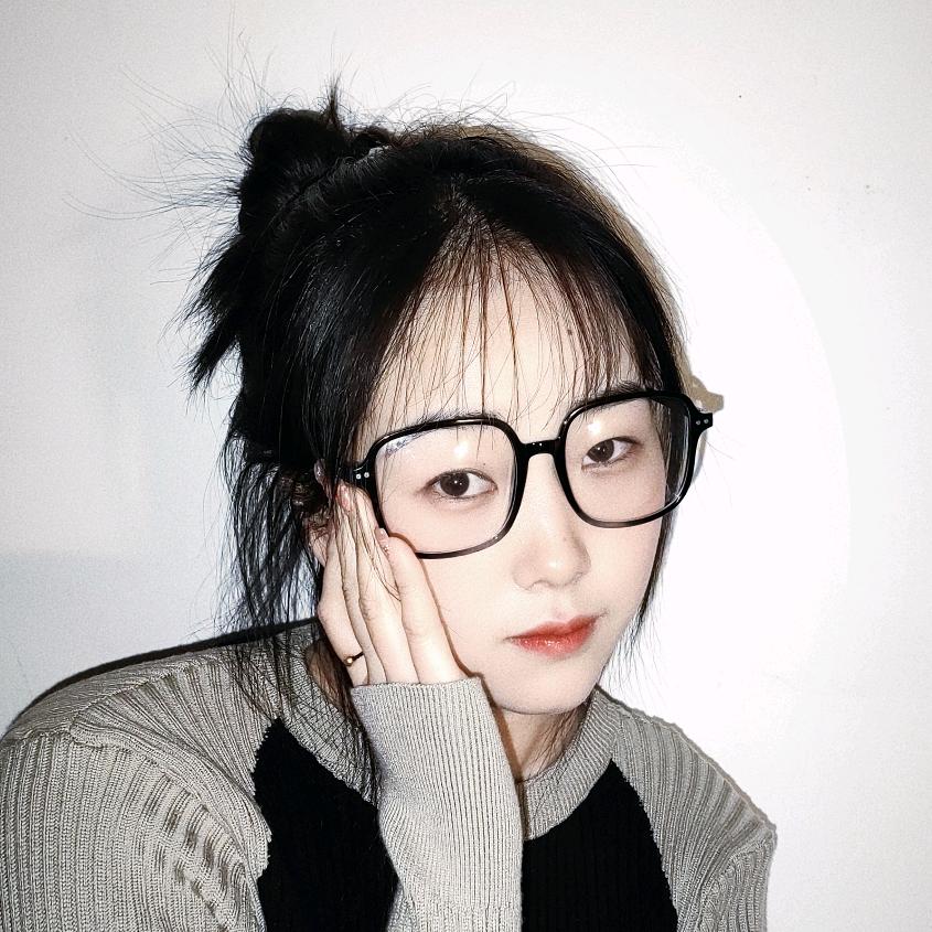 是小周吖~