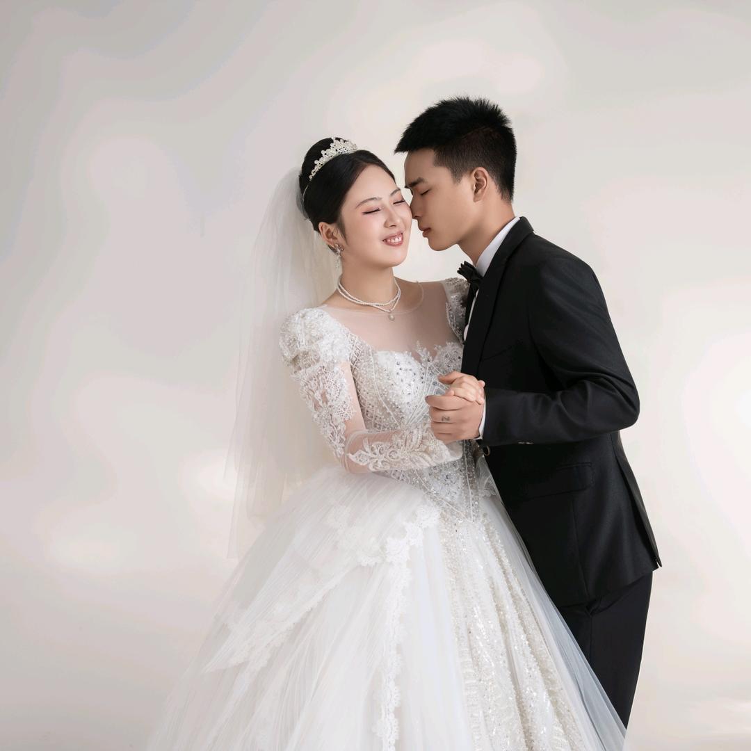 老婆廖若依