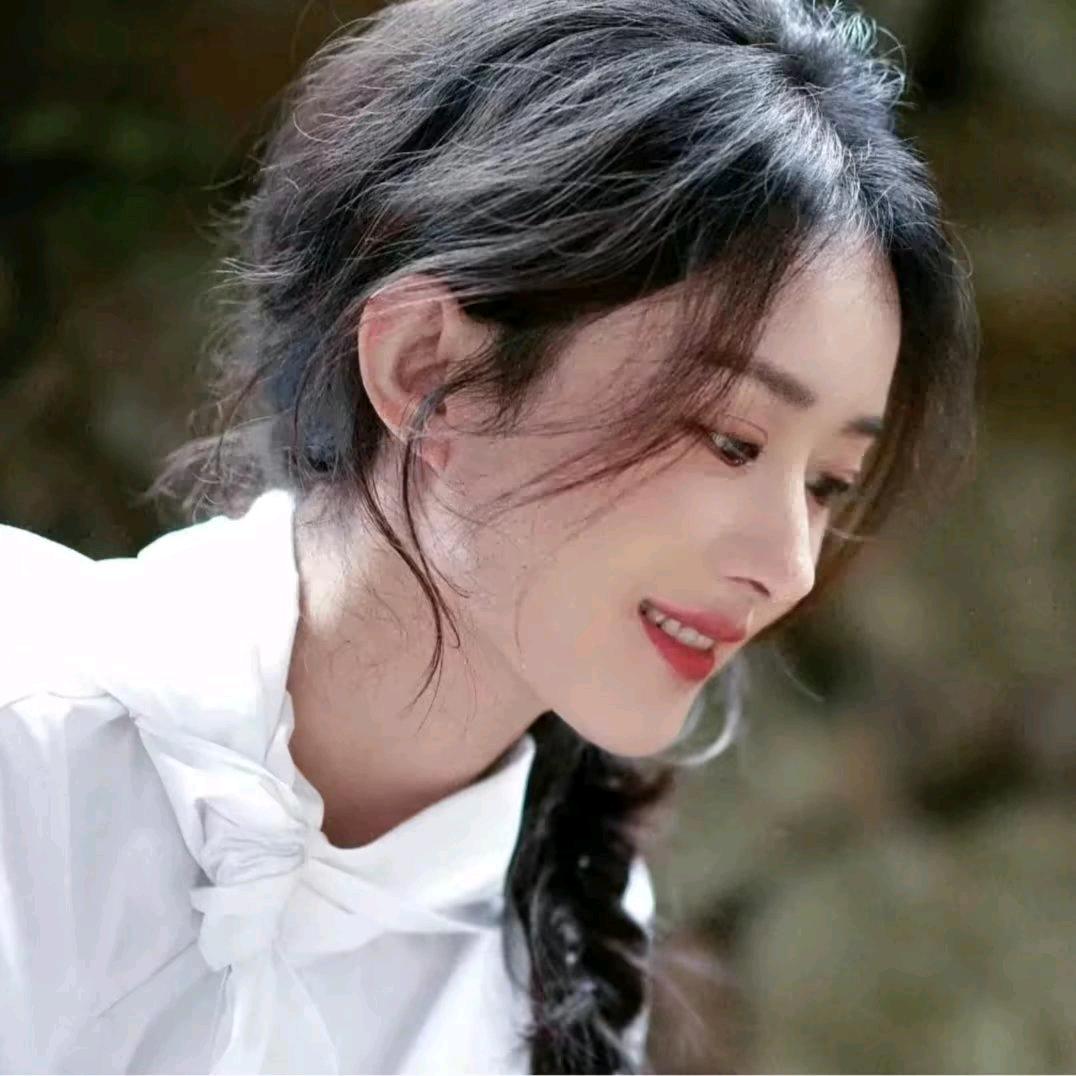 不食人间烟火。