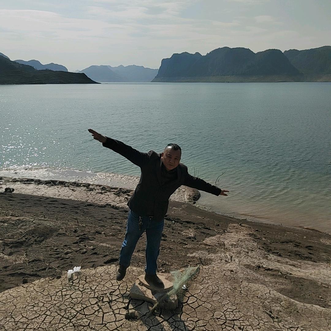 王后余生驾校教练爱好山歌
