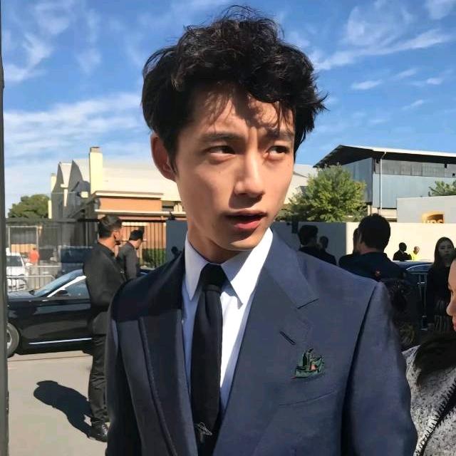 向乾看.
