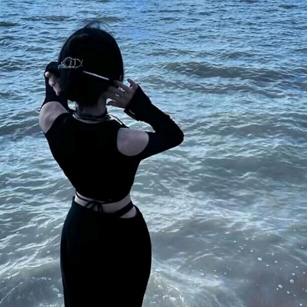 adila…🐬