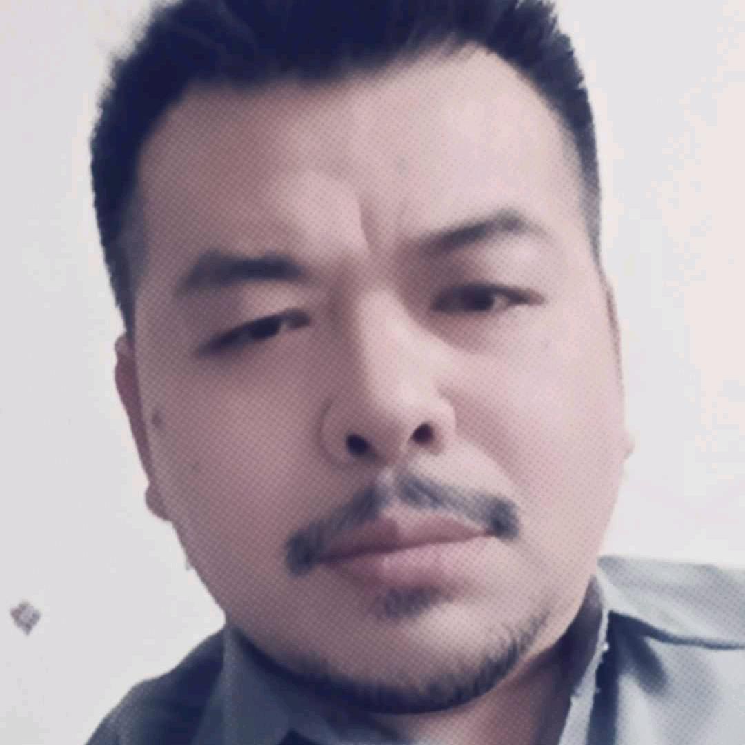 弄弯月亮的人LY